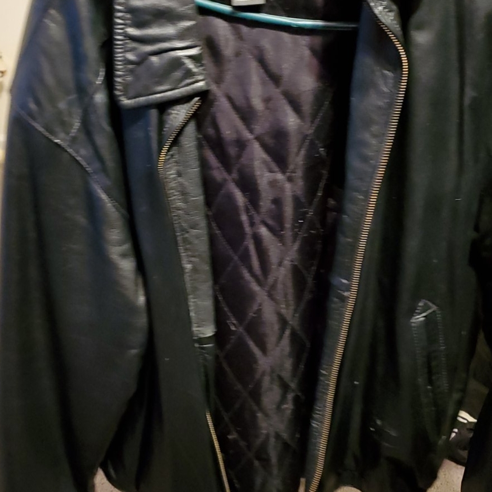 Mens leather jacket - Picture 7 of 11